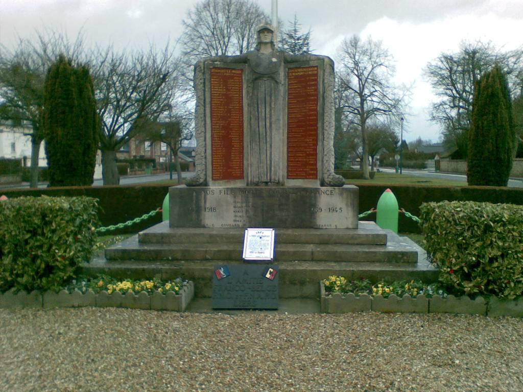 Monument avant